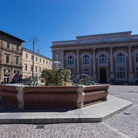 Rossini Home Pesaro Vicino Al Teatro Rossini By Yohome Exteriér fotografie